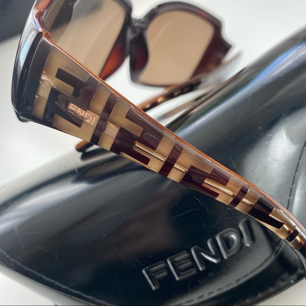 Fendi FS343 Brown oversized Logo Sunglasses
